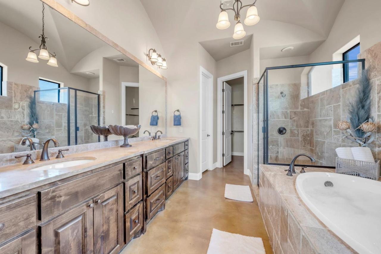 119 Christopher Concierge Services Available Kingsland Zewnętrze zdjęcie